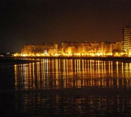 Apartment In Cadiz, Air Cond, Wifi, Patio *
